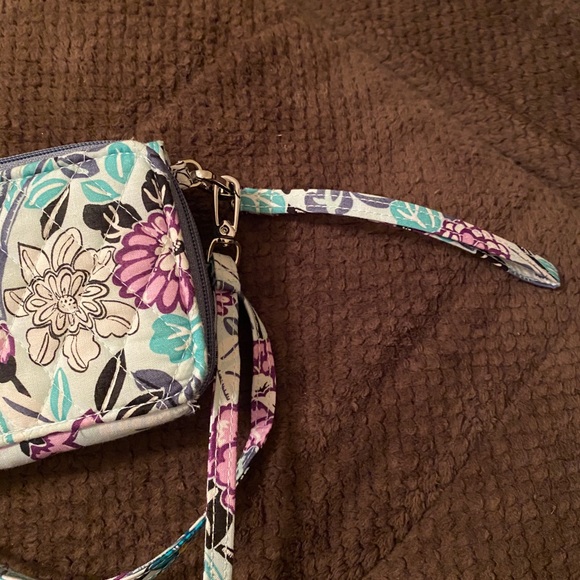 Vera Bradley smartphone wristlet/crossbody bundle - Picture 5 of 9